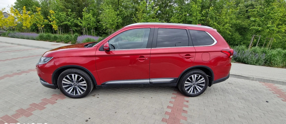 Mitsubishi Outlander cena 73900 przebieg: 189994, rok produkcji 2019 z Ciechanów małe 379